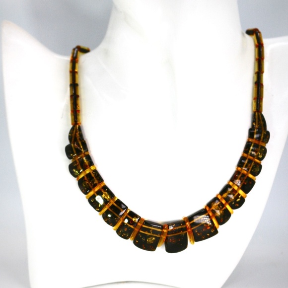 Jewelry - GENUINE GREEN BALTIC AMBER NECKLACE